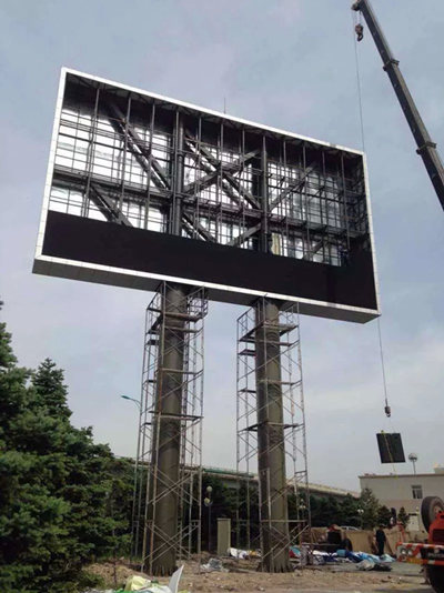 大庆传媒200平米户外全彩双立柱结构